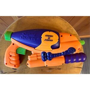 Super Soaker Max-D 2000 Blaster Water Squirt Gun Larami 2001 Vintage (4383)